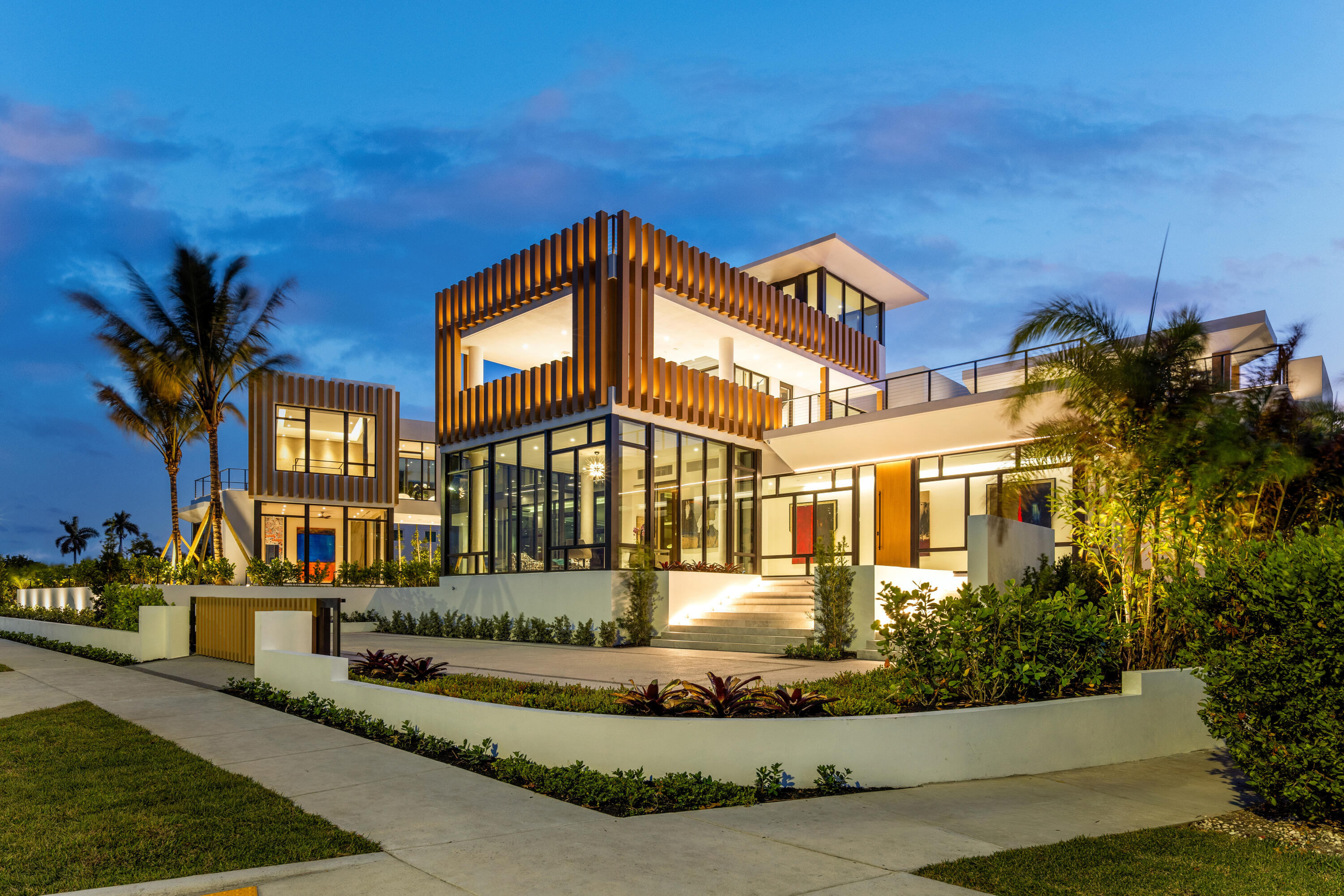 BEACH SHORES - Residential