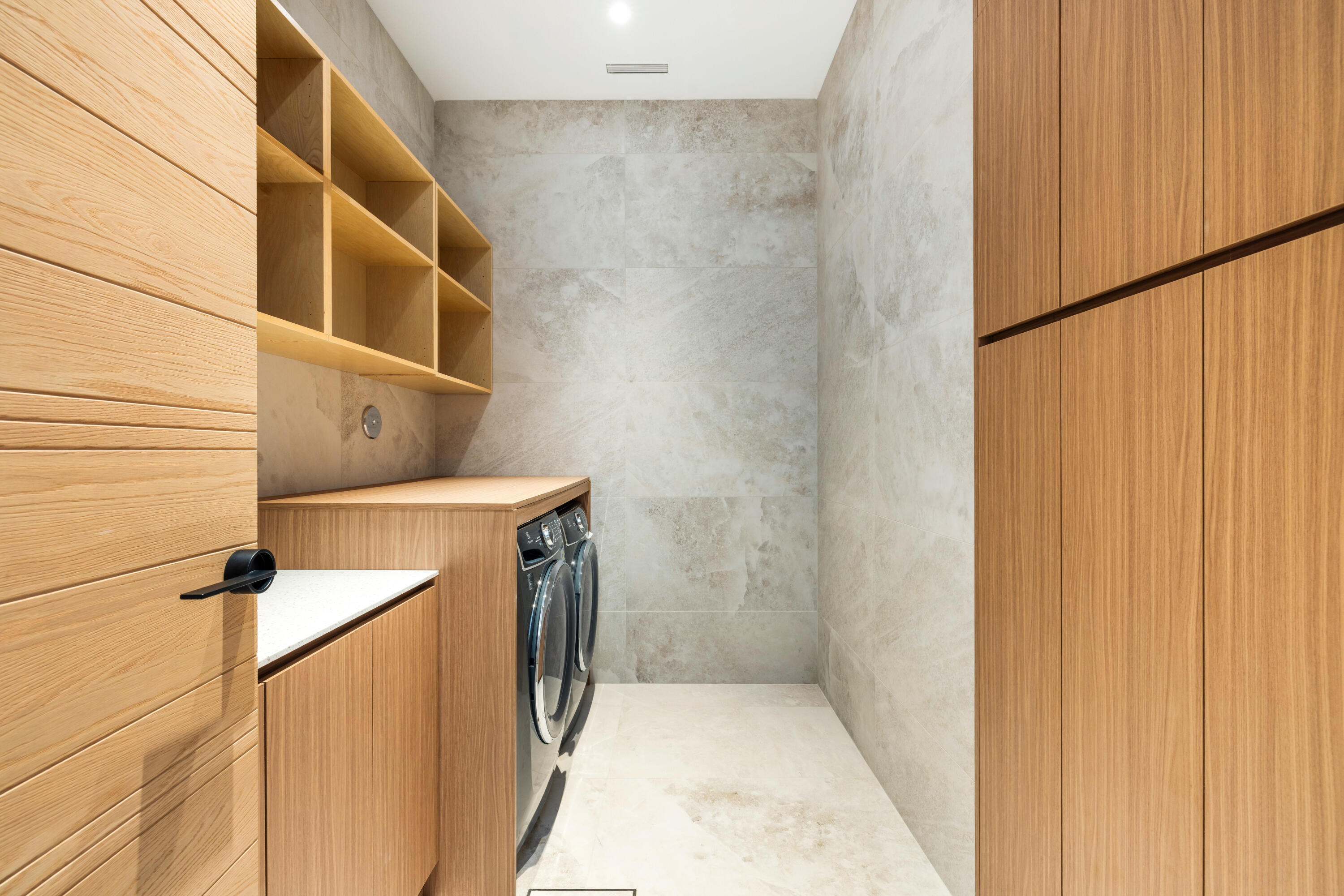 BEACH SHORES - Residential