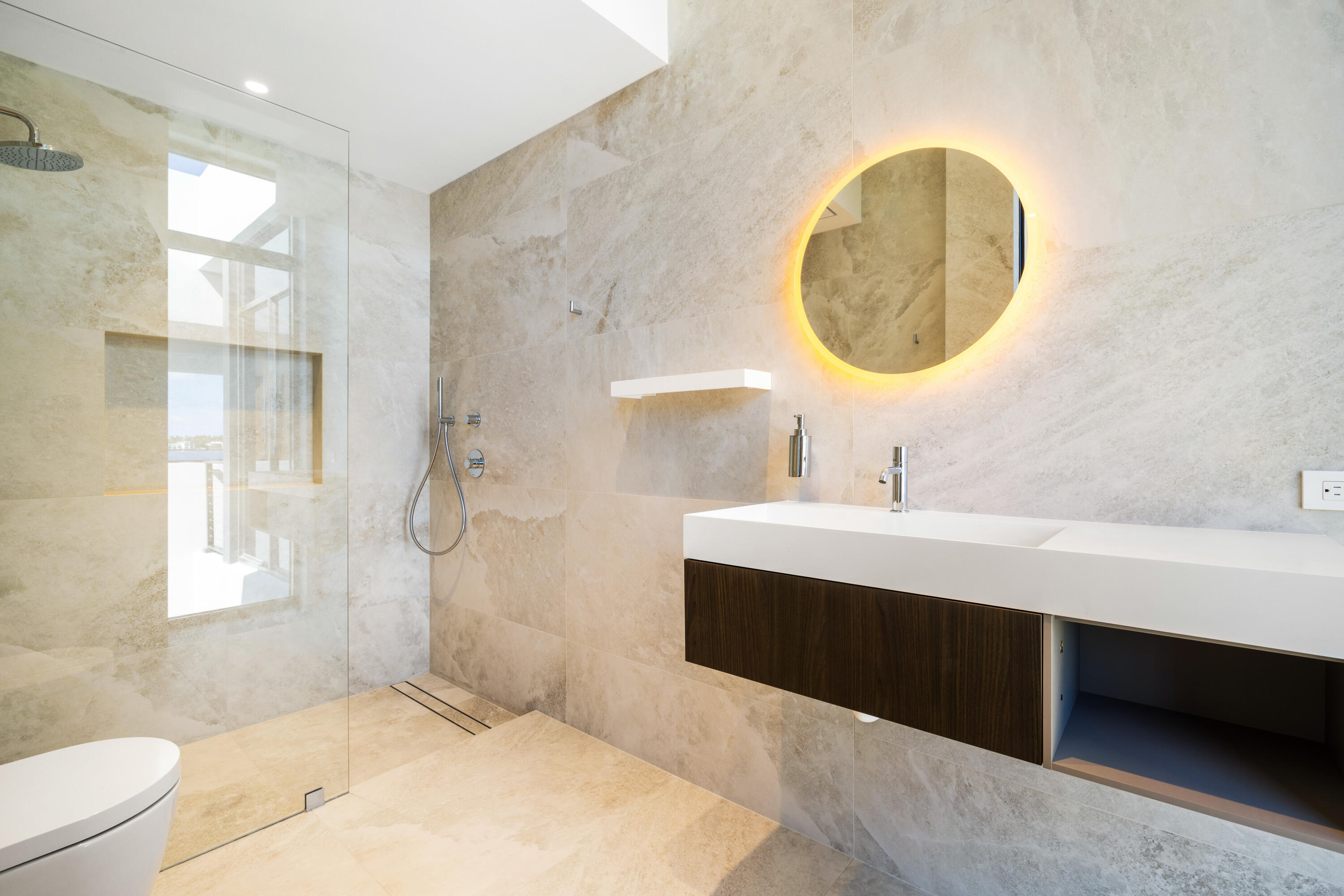 BEACH SHORES - Residential