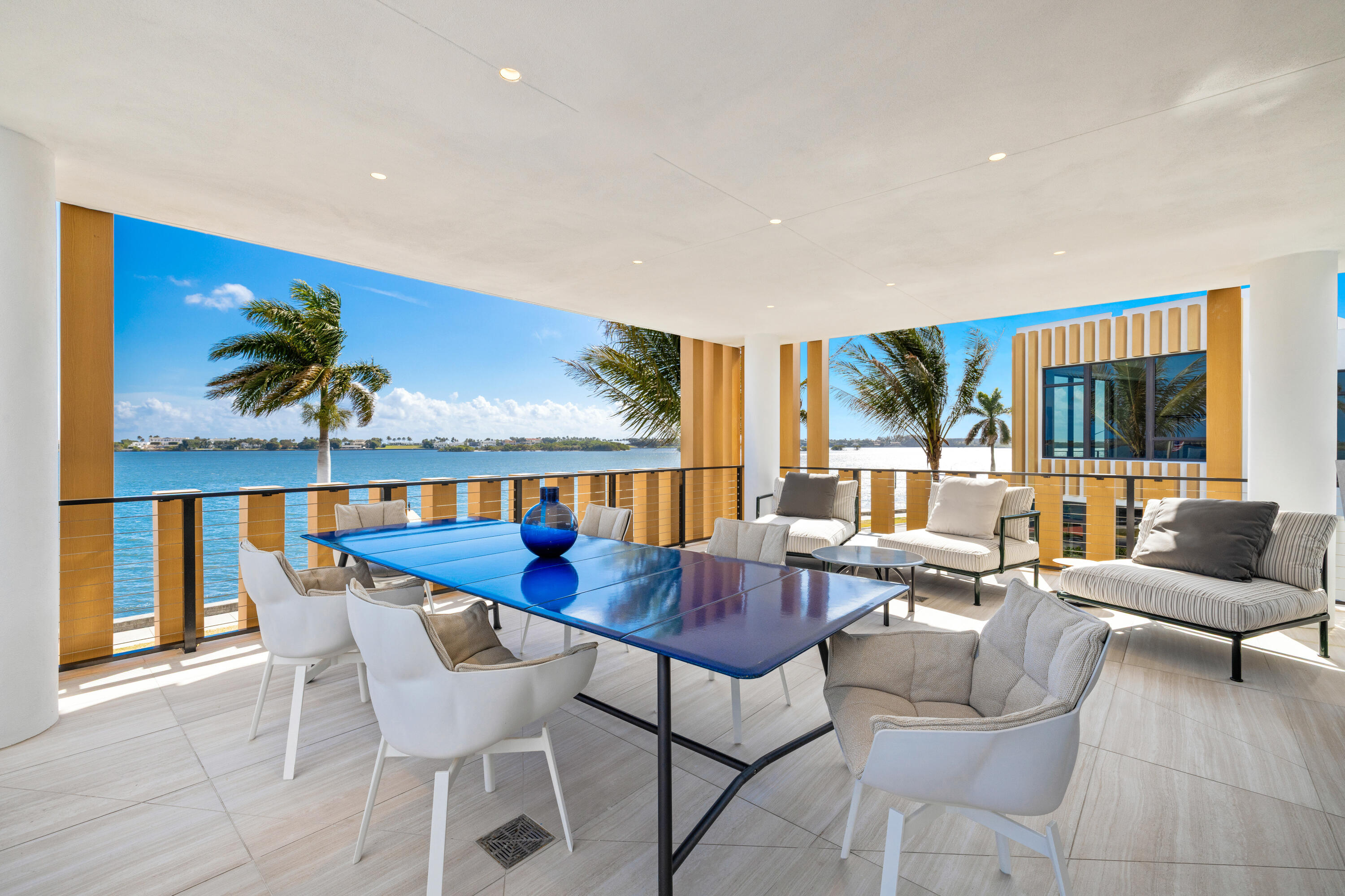 BEACH SHORES - Residential