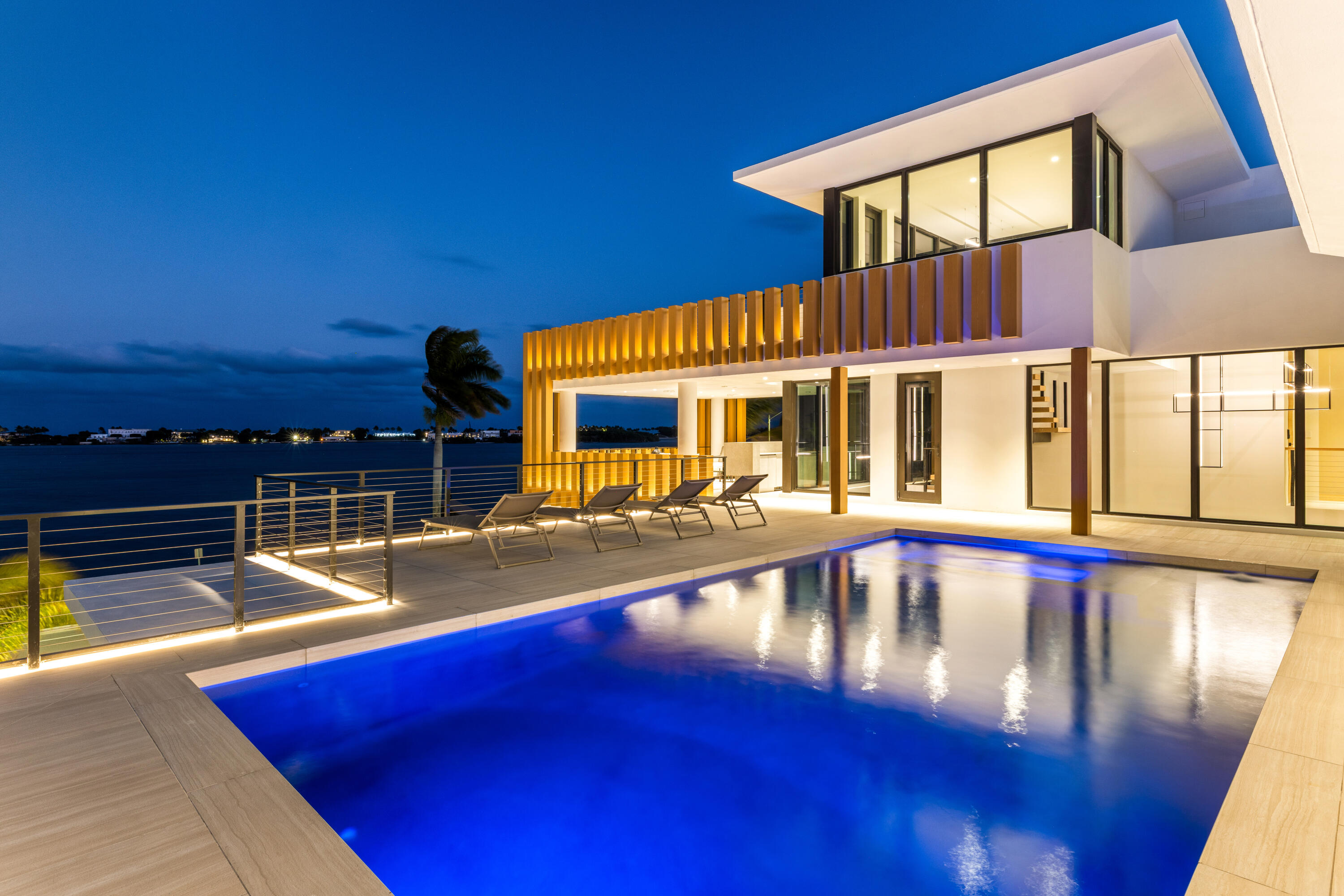 BEACH SHORES - Residential