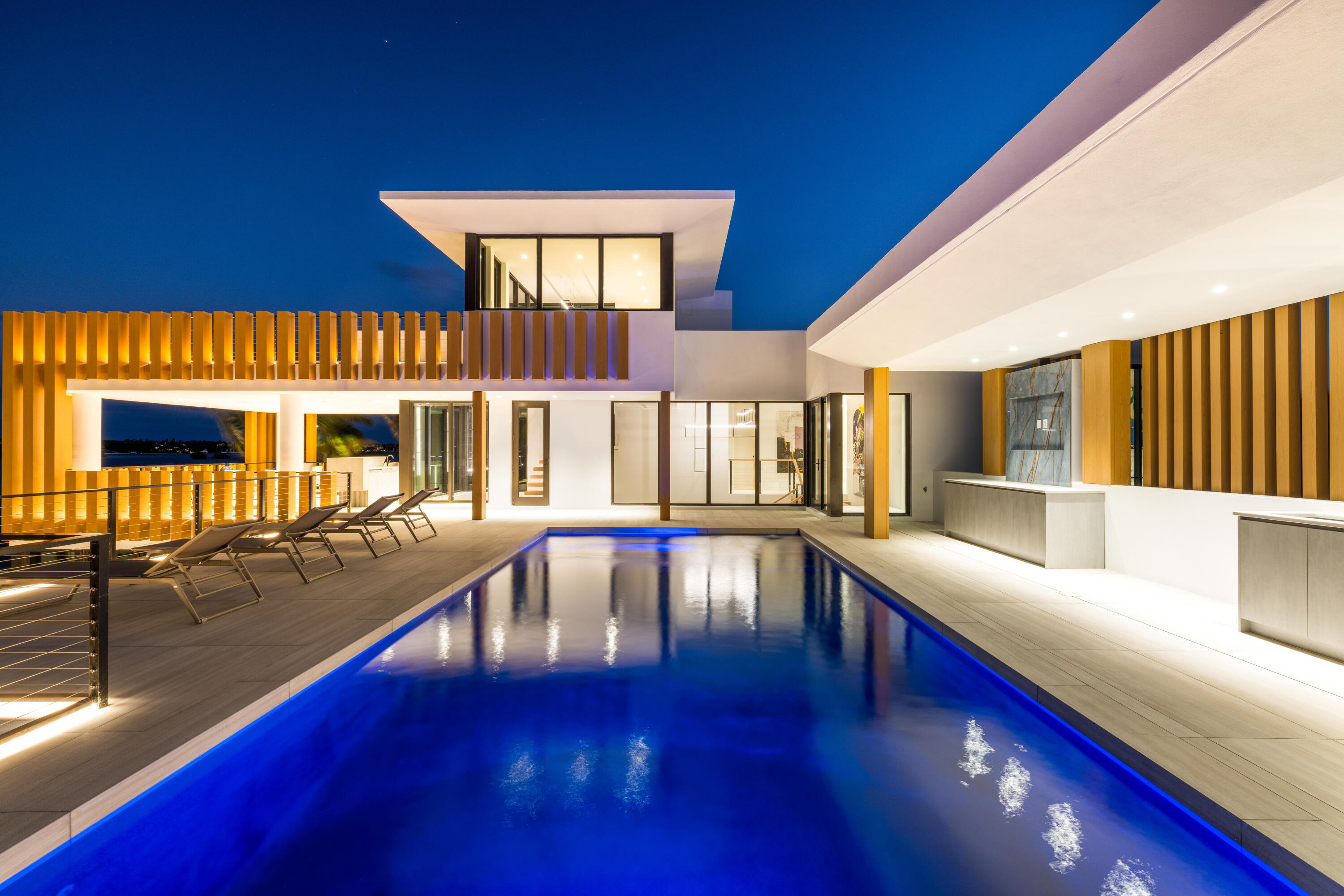 BEACH SHORES - Residential