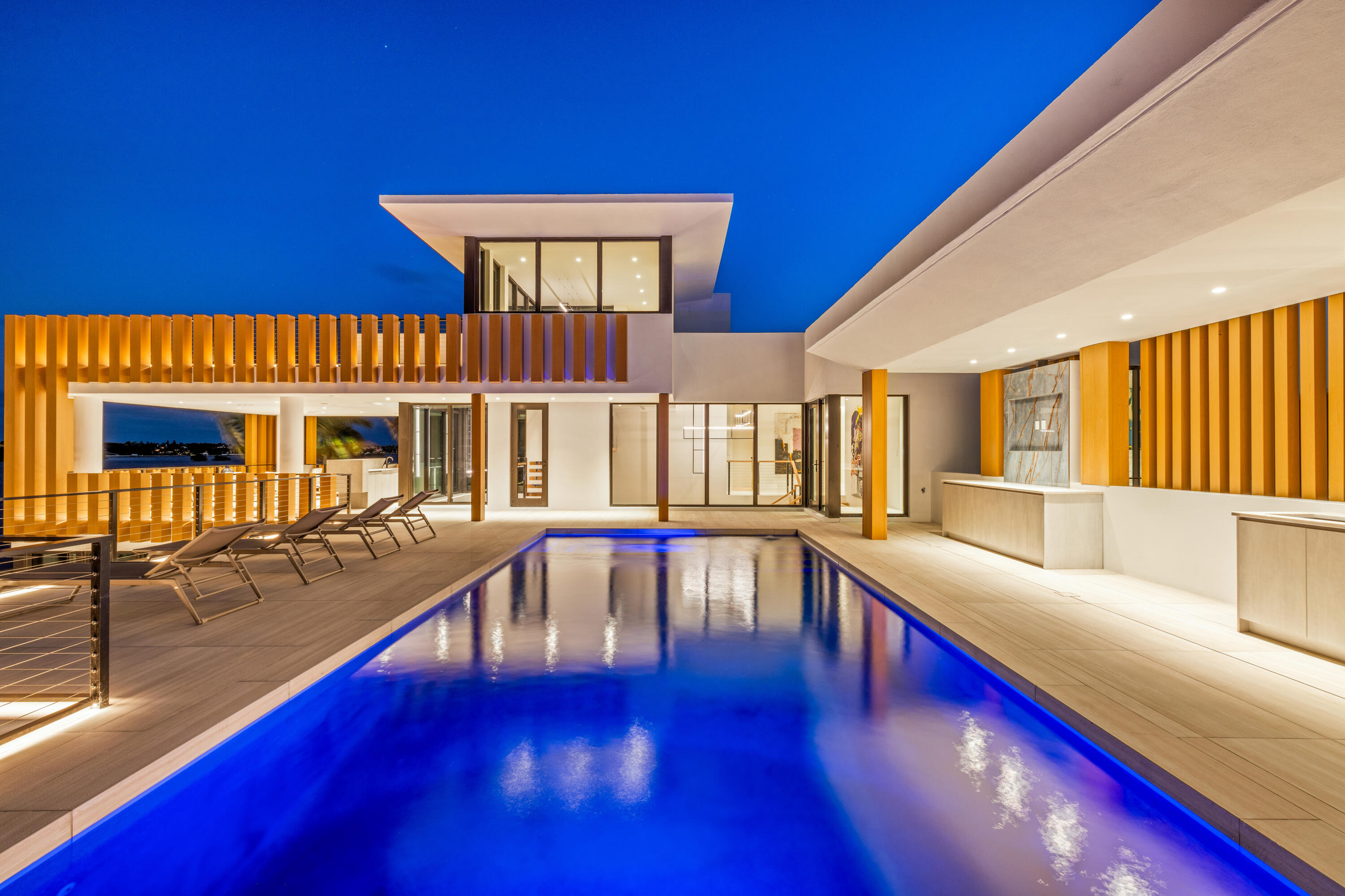 BEACH SHORES - Residential