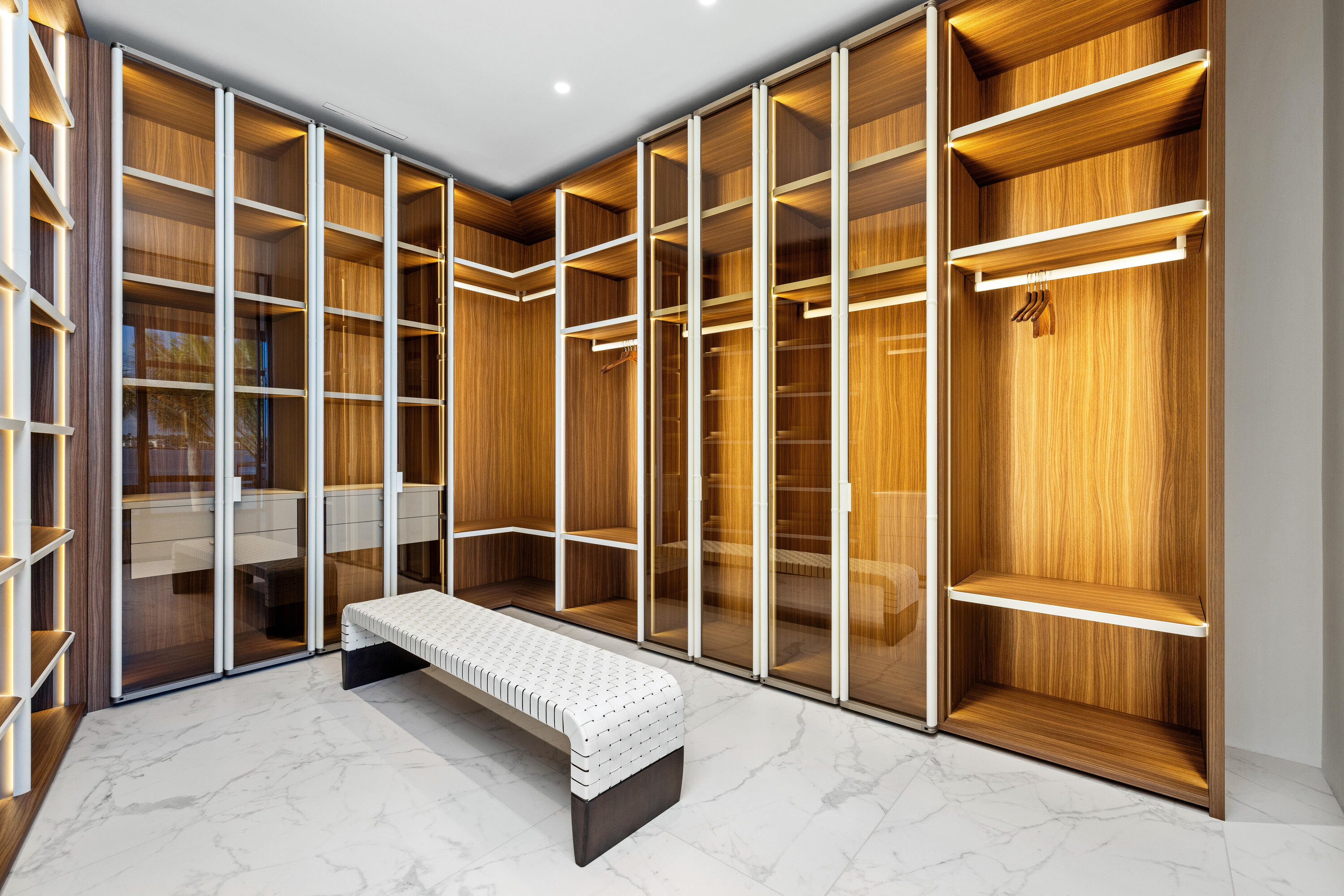 BEACH SHORES - Residential