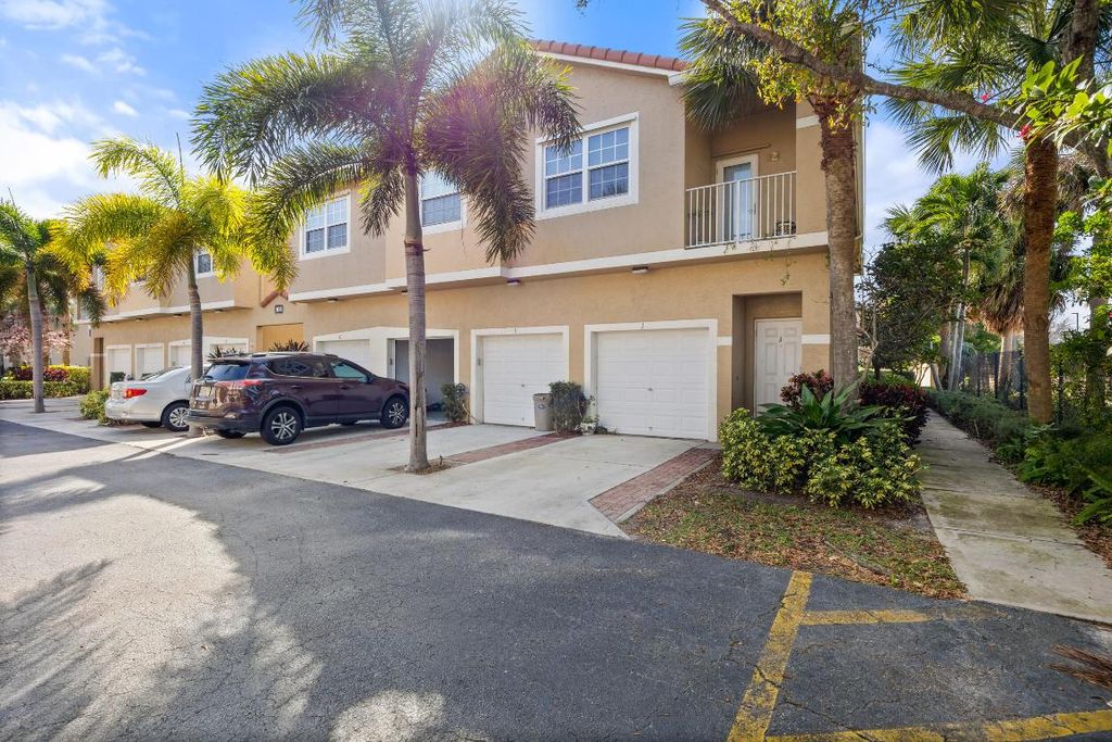 Photo of 103 Lighthouse Circle #I, Tequesta, FL 33469 (MLS # R10992724)