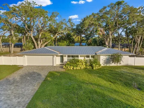 3060 10th Court, Vero Beach, FL MLS: R11067671