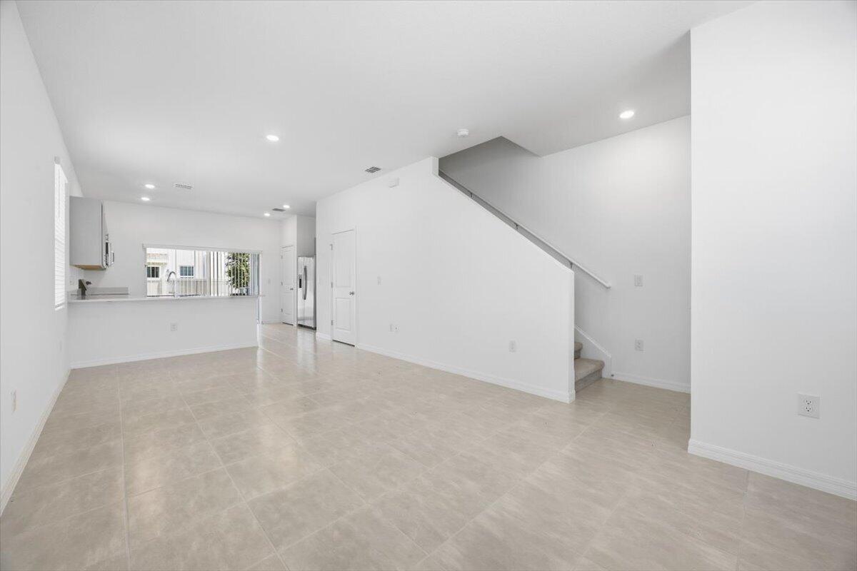 WESTVIEW POD A PHASE 3 - Residential Lease