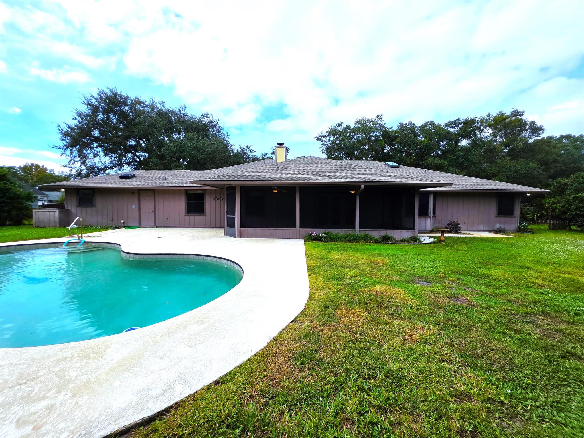 COUNTRY WALK SUB - Residential Lease