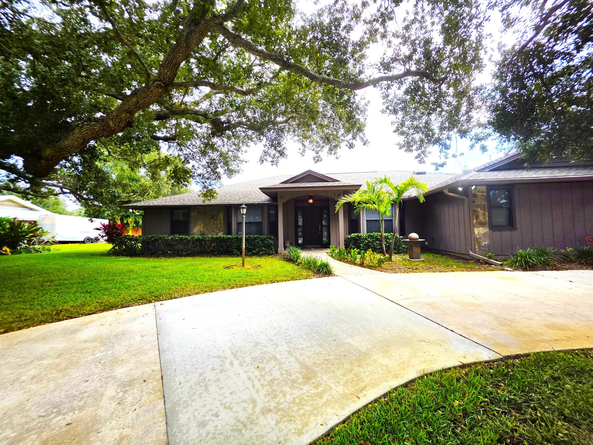 COUNTRY WALK SUB - Residential Lease