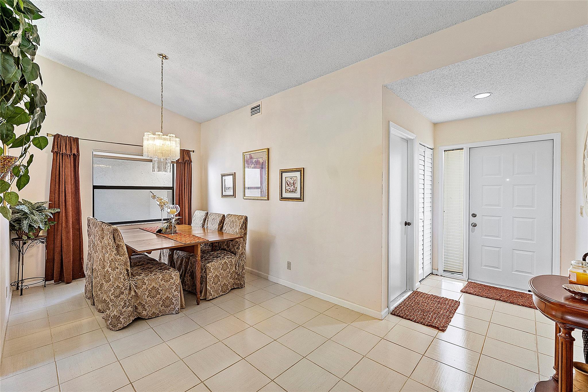 31 Columbia Ct
