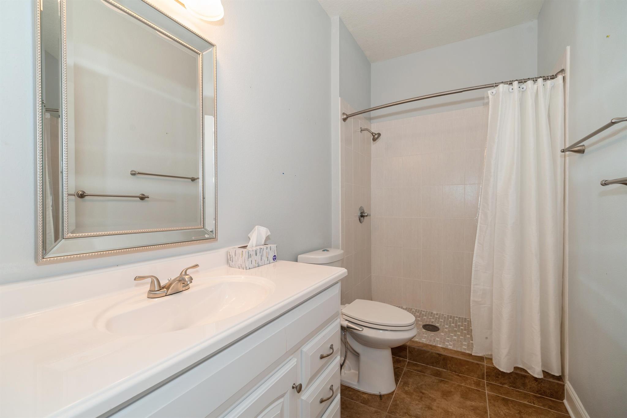 POINTE WEST CENTRAL VILLA - Residential Lease