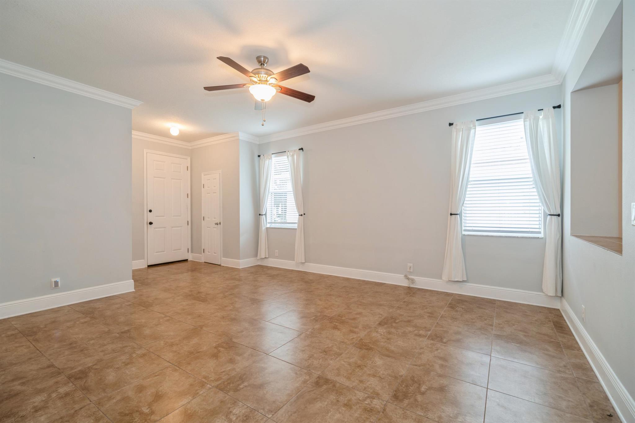 POINTE WEST CENTRAL VILLA - Residential Lease