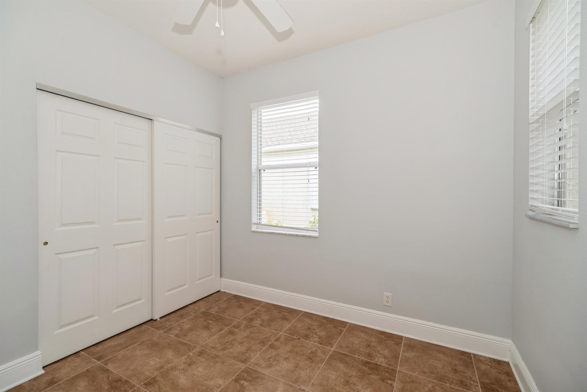 POINTE WEST CENTRAL VILLA - Residential Lease