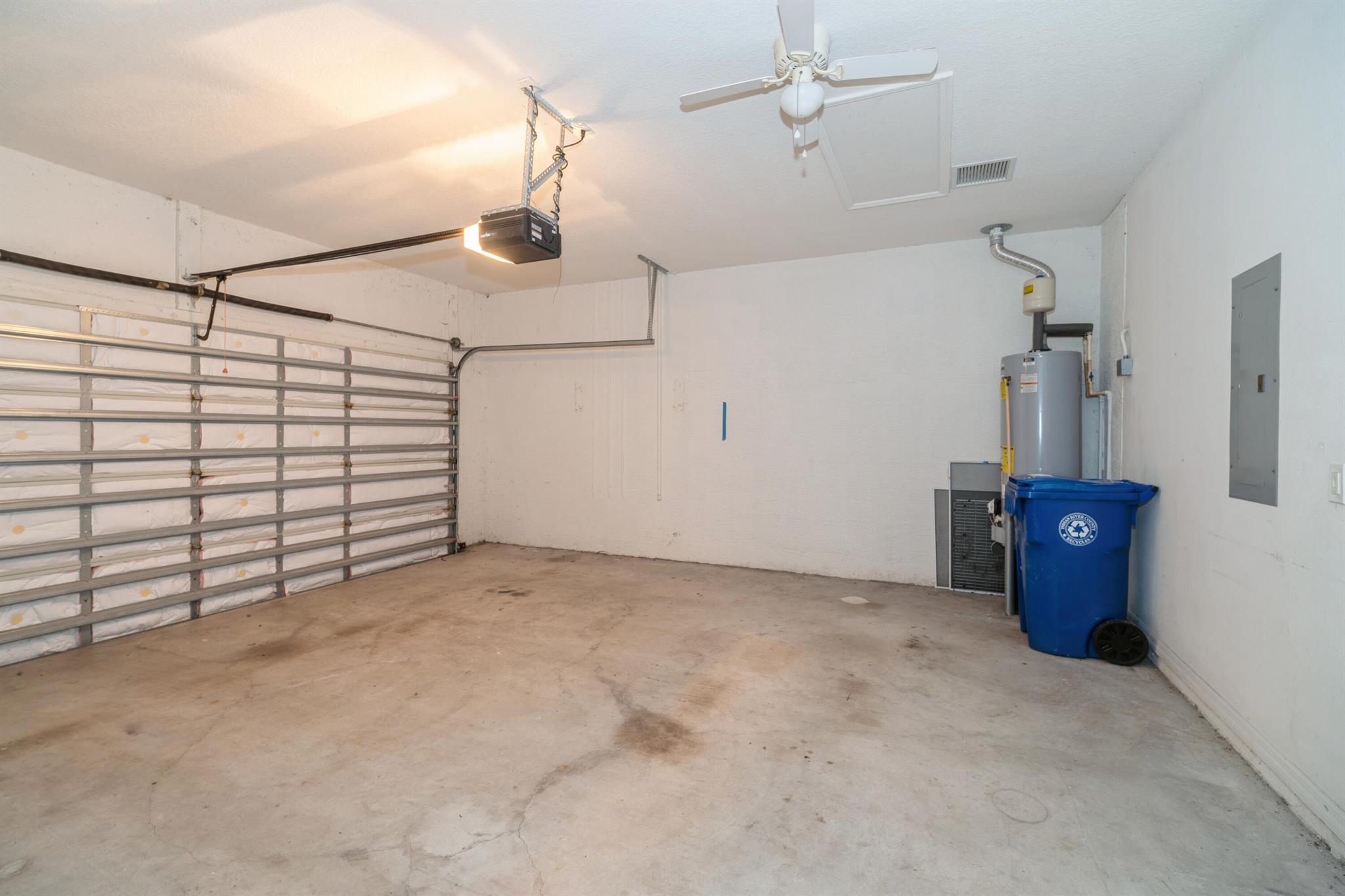 POINTE WEST CENTRAL VILLA - Residential Lease