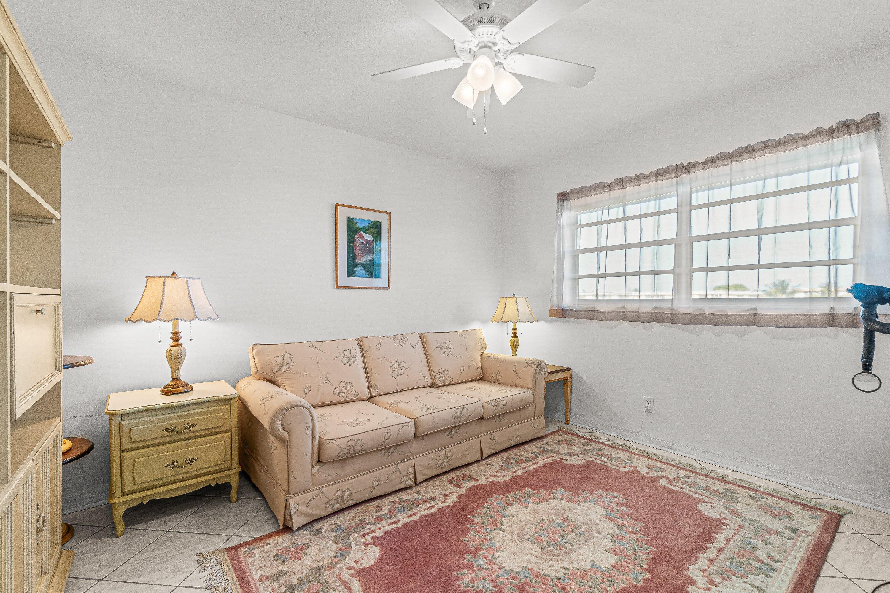 VILLAGE ROYALE ON THE GREEN CONDO - Residential