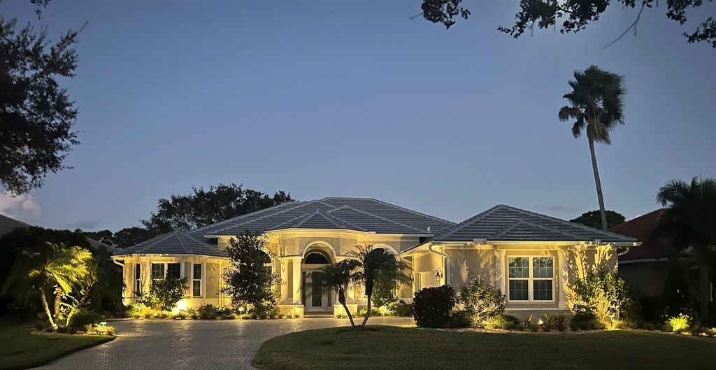 Photo of 1752 SW Foxpoint Trail, Palm City, FL 34990 (MLS # R10898334)