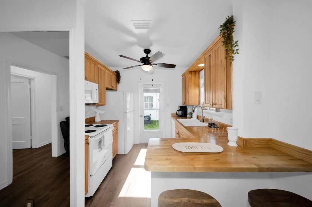 Photo of 2317 N Ocean Boulevard E #2319, Fort Lauderdale, FL 33305 (MLS # B26020830)