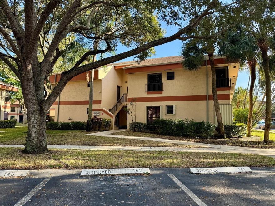 WHAT AN AMAZING 3 BED 2 BATH UPGRADED PROPERTY IN THE GREAT KARANDA VILLAGE. THIS HOME HAS ALL NEW VINYL FLOORING FINISHED IN JAN 06. 2 EXTENSIVE REMODELED BATHROOMS & A KITCHEN THAT IS FOR A HOUSE NOT A CONDO. OH, HAVE I MENTIONED THAT THE PROPERTY HAS A WASHER & DRYER AS WELL. THE PRIMARY BEDROOM HAS A HUGE WALK IN CLOSET & ANOTHER 7 FT CLOSET. THE AC IS 4 YEARS YOUNG & THE WATER HEATER IS ONLY 3 YEARS YOUNG. ALL OF THE LIGHTING IN THE PROPERTY HAS BEEN UPGRADED AS WELL. THERE IS NOTHING TO DO HERE OTHER THAN TO BRING YOUR TOOTHBRUSH & PILLOW. SIT ON YOUR PRIVATE SCREENED IN PATIO AT NIGHT & GAZE AT THE STARS.