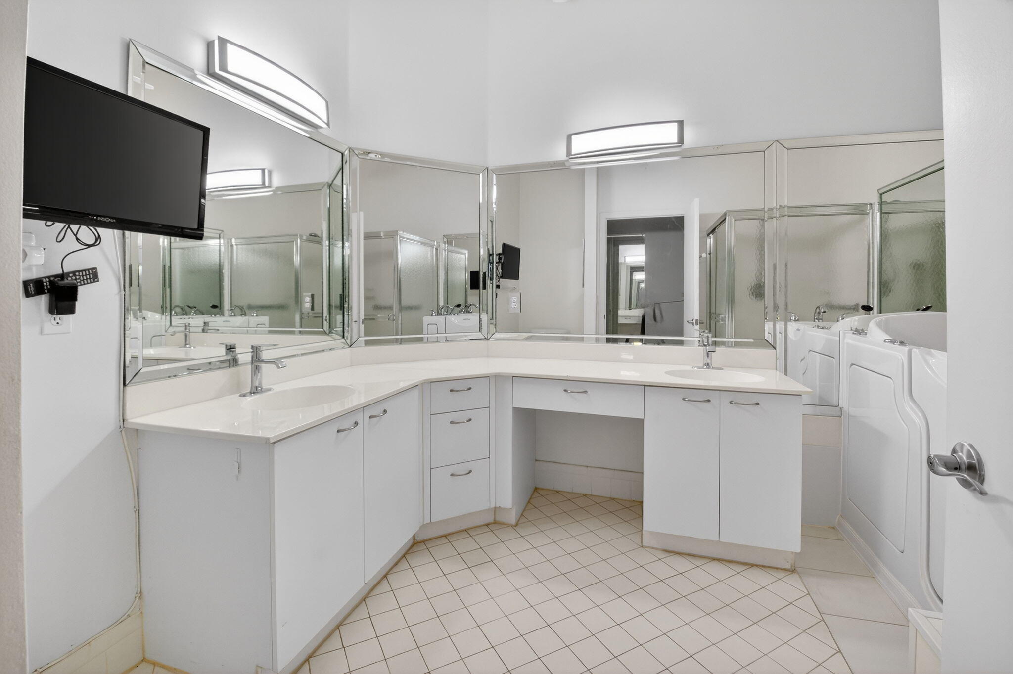 PLATINA / LUCENTE VILLAGE - Residential