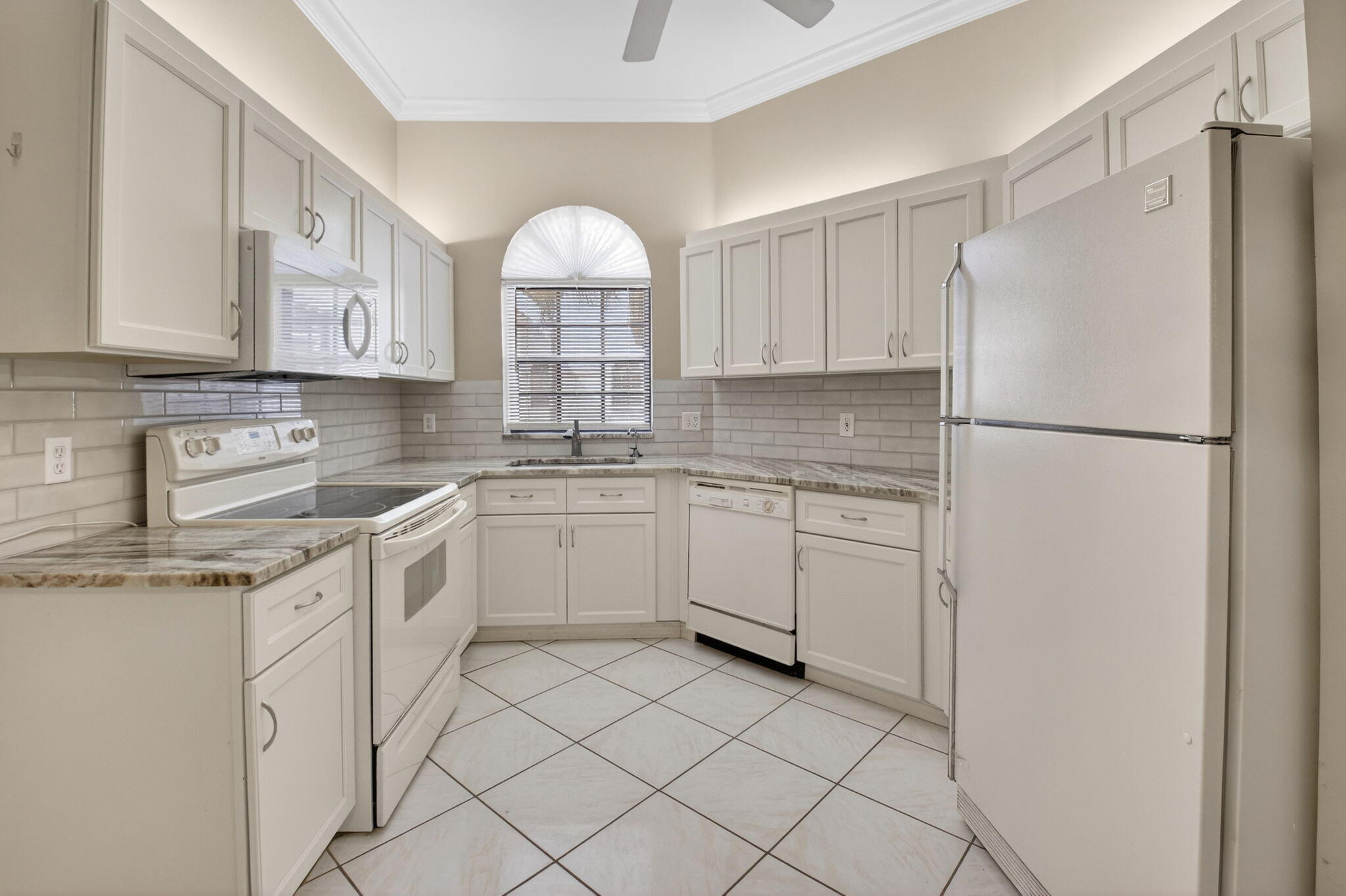 PLATINA / LUCENTE VILLAGE - Residential