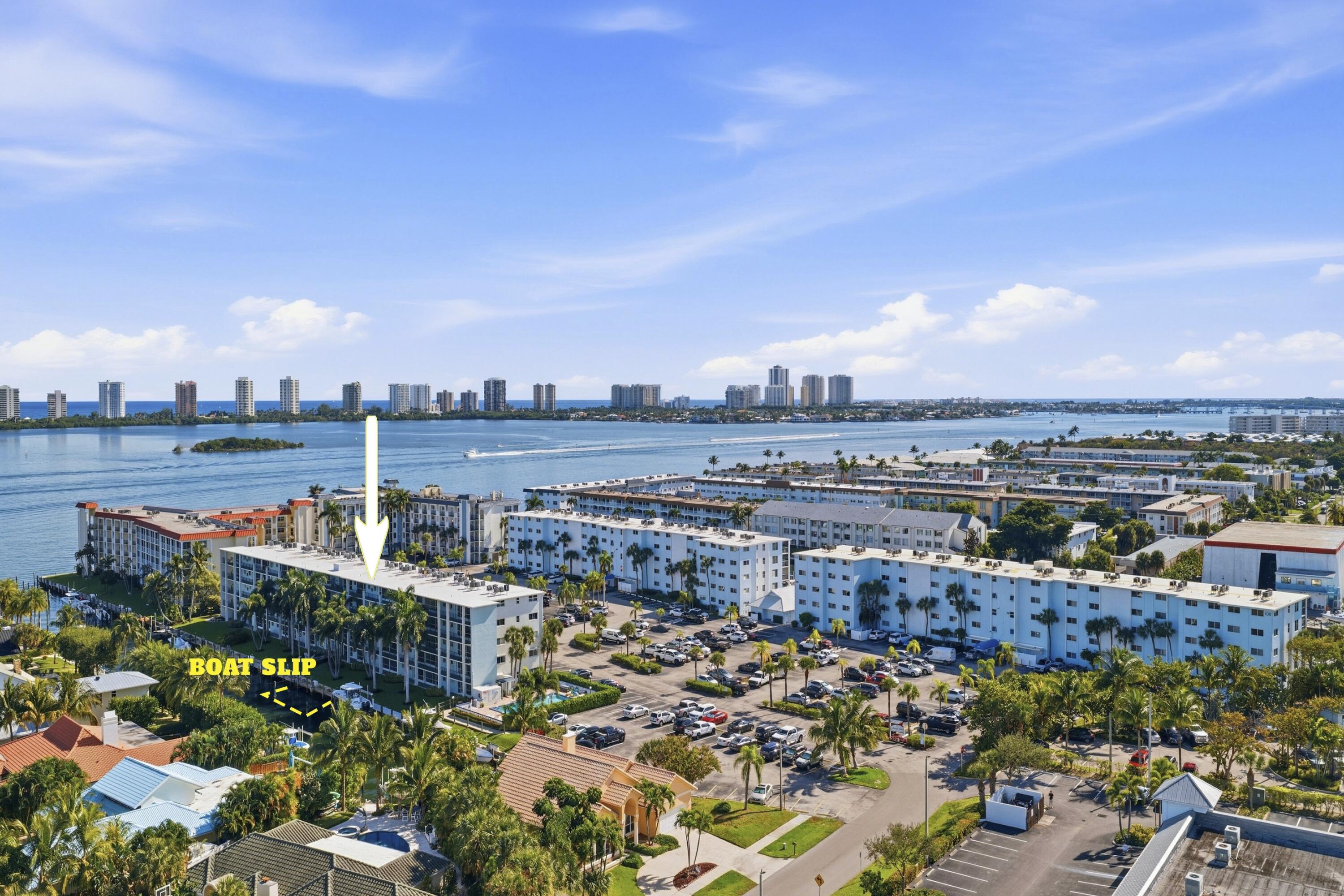 109 Paradise Harbour Blvd 415