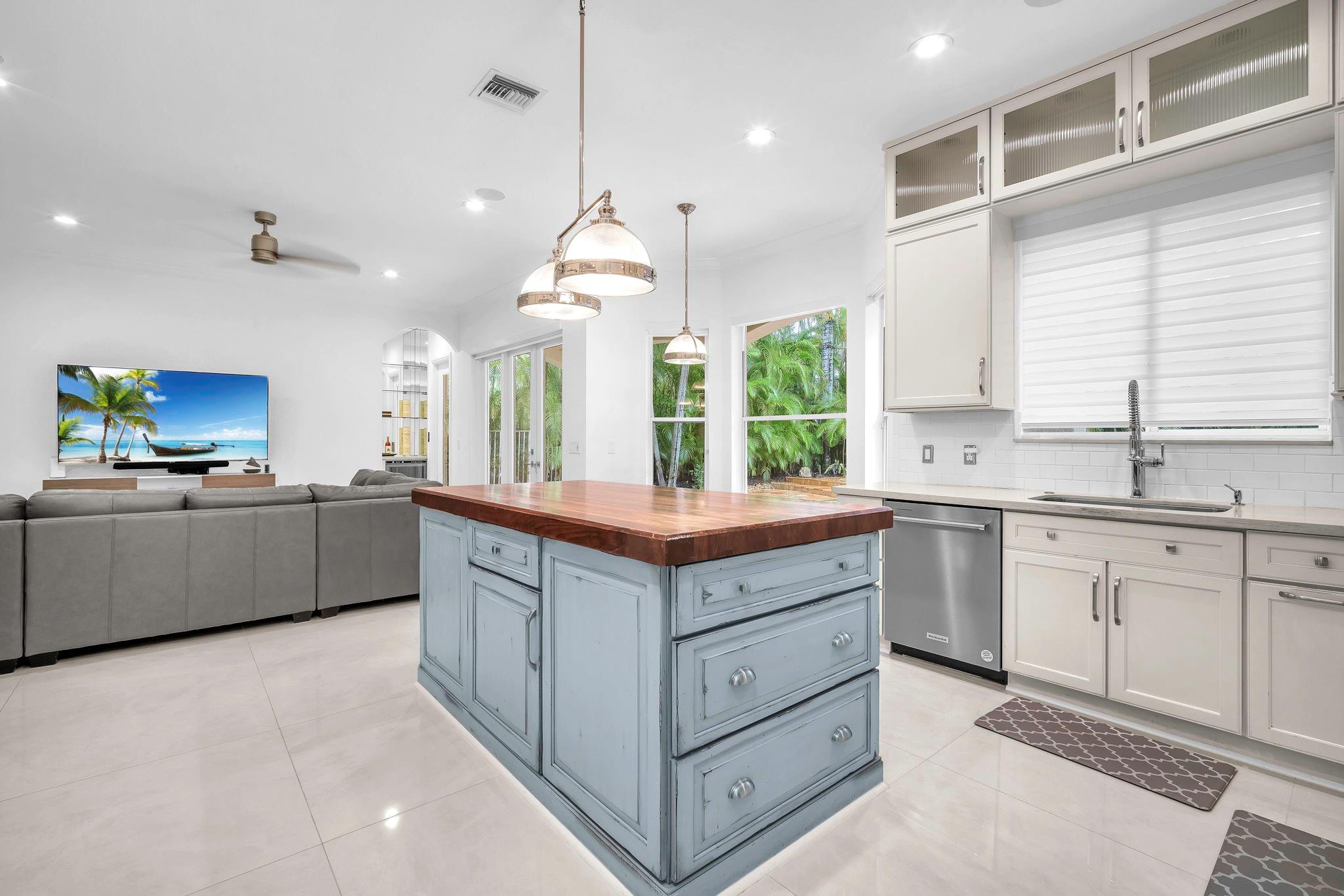 21062 Bella Vista Cir