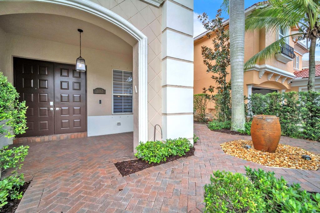 Photo of 21062 Bella Vista Circle, Boca Raton, FL 33428 (MLS # F10514119)