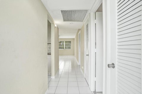 Tiny photo for 2200 Park Lane #Unit 111, Hollywood, FL 33021 (MLS # B26080202)