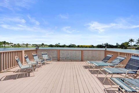 Tiny photo for 2200 Park Lane #Unit 111, Hollywood, FL 33021 (MLS # B26080202)