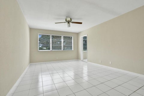 Tiny photo for 2200 Park Lane #Unit 111, Hollywood, FL 33021 (MLS # B26080202)