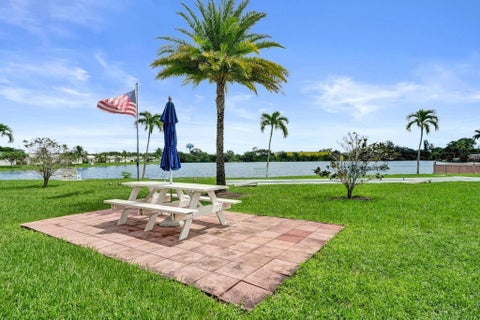 Tiny photo for 2200 Park Lane #Unit 111, Hollywood, FL 33021 (MLS # B26080202)
