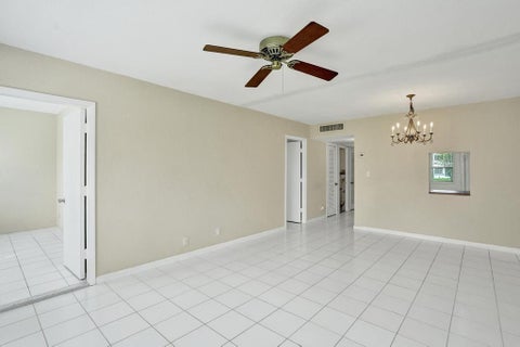 Tiny photo for 2200 Park Lane #Unit 111, Hollywood, FL 33021 (MLS # B26080202)