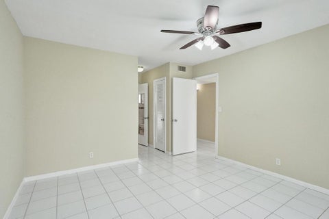 Tiny photo for 2200 Park Lane #Unit 111, Hollywood, FL 33021 (MLS # B26080202)