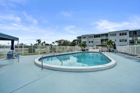 Tiny photo for 2200 Park Lane #Unit 111, Hollywood, FL 33021 (MLS # B26080202)