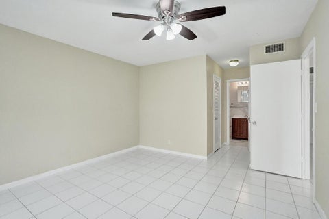 Tiny photo for 2200 Park Lane #Unit 111, Hollywood, FL 33021 (MLS # B26080202)