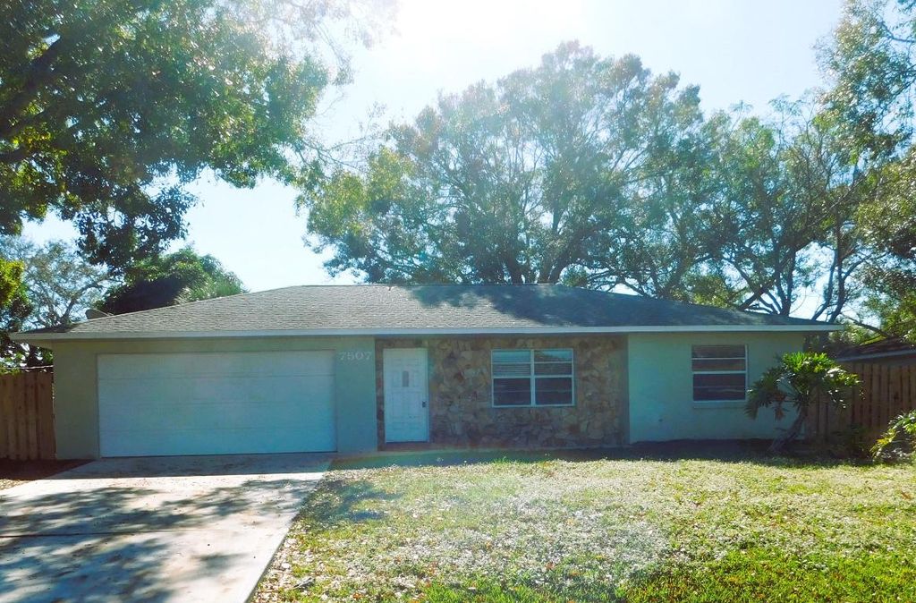 Photo of 7507 Ocala Avenue, Fort Pierce, FL 34951 (MLS # R10943985)