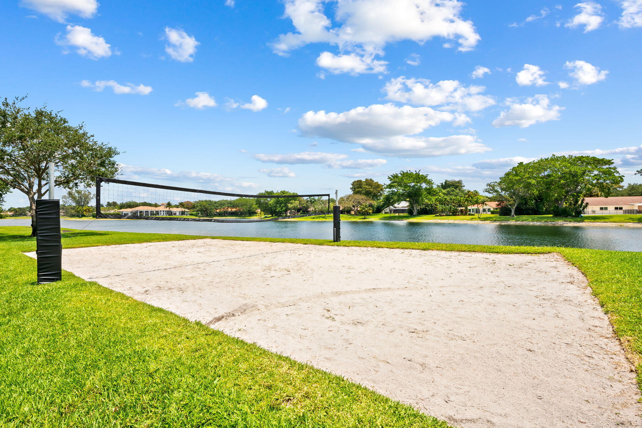 PARKLAND LAKES - Residential
