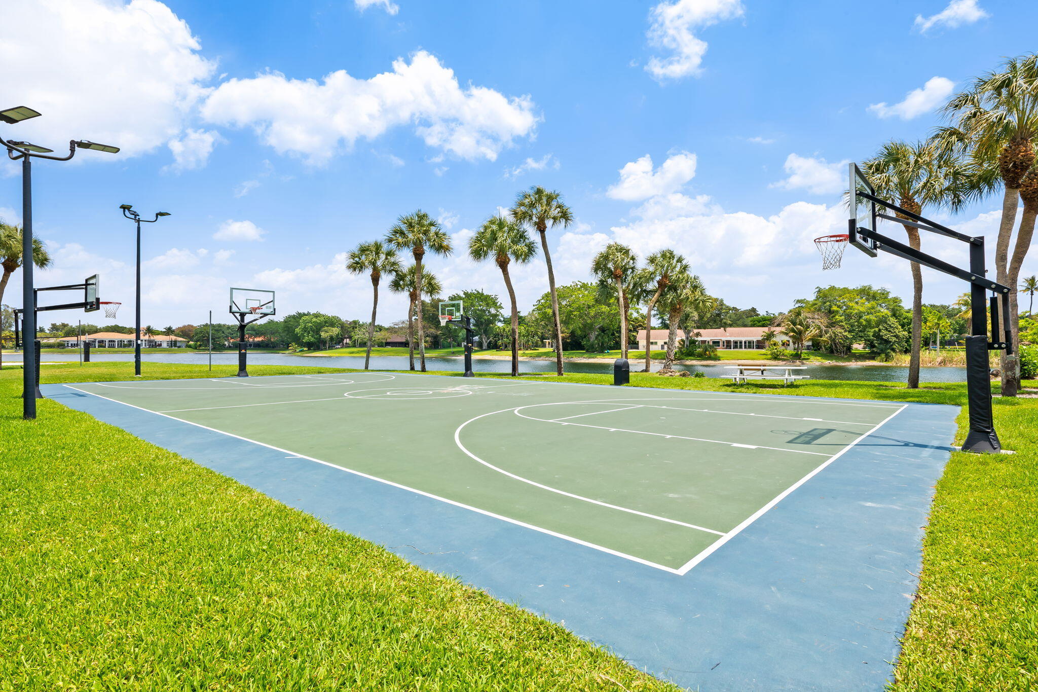 PARKLAND LAKES - Residential