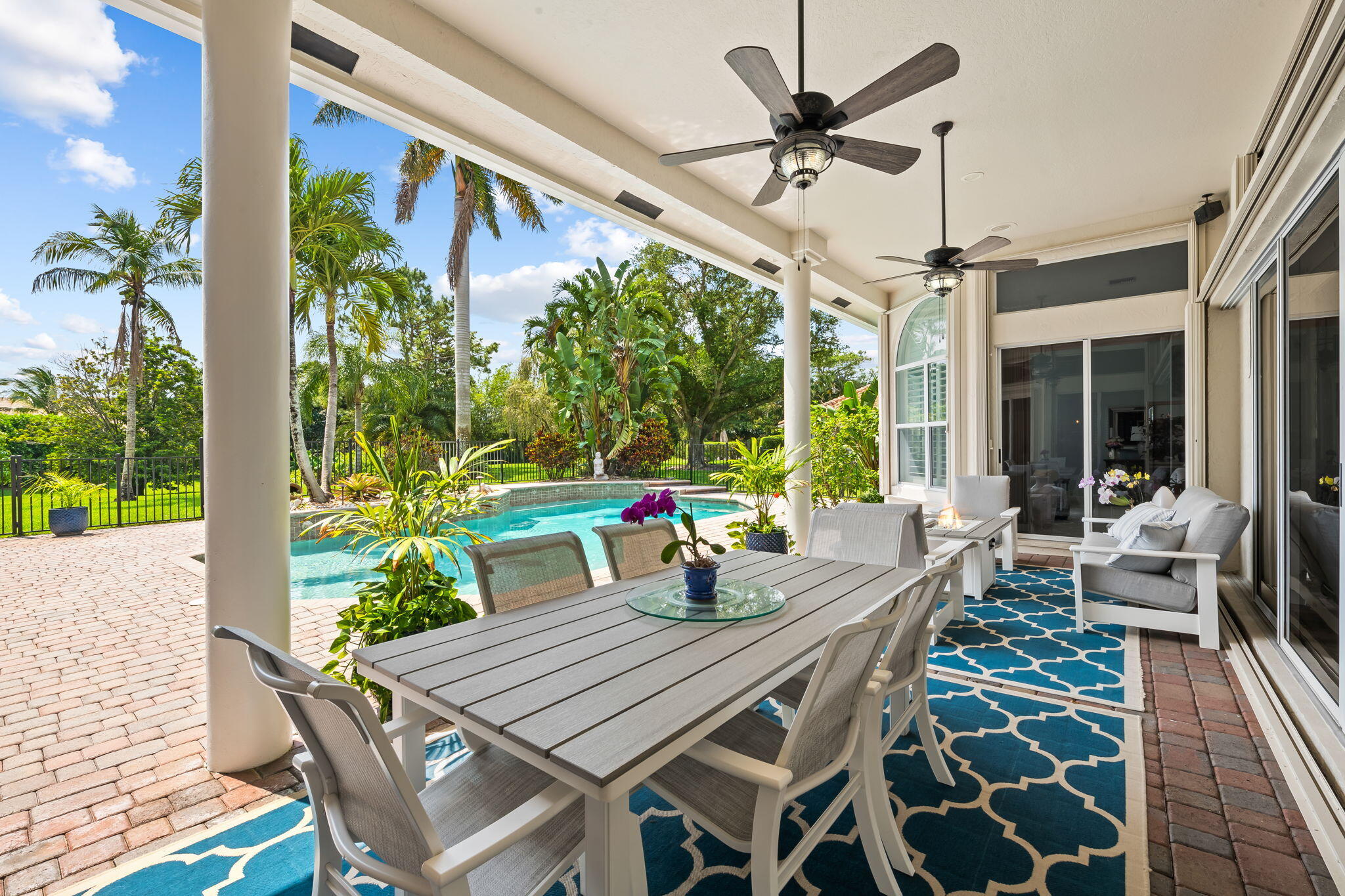 PARKLAND LAKES - Residential