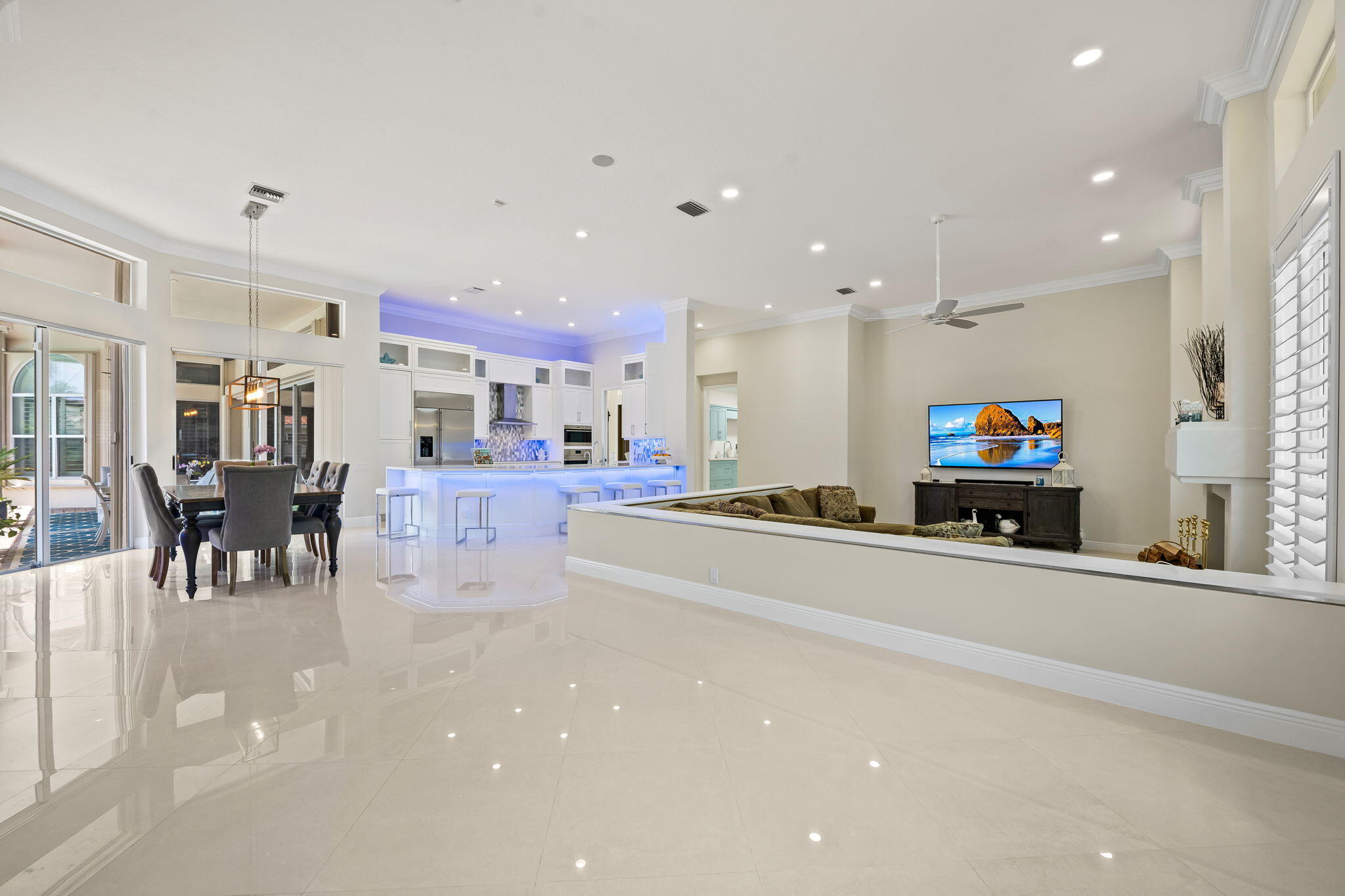 PARKLAND LAKES - Residential
