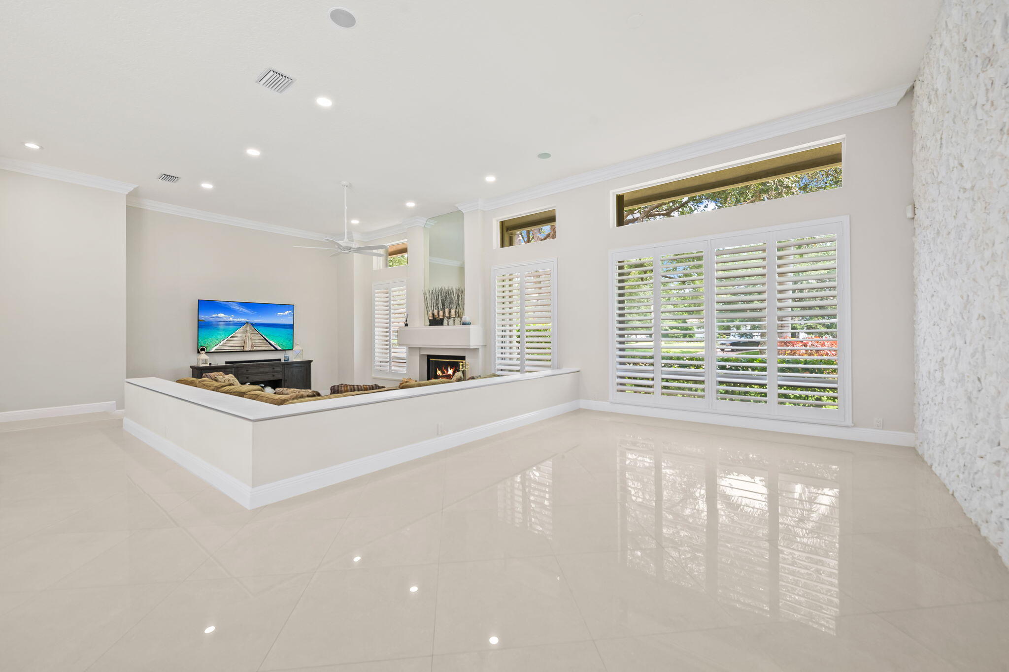 PARKLAND LAKES - Residential