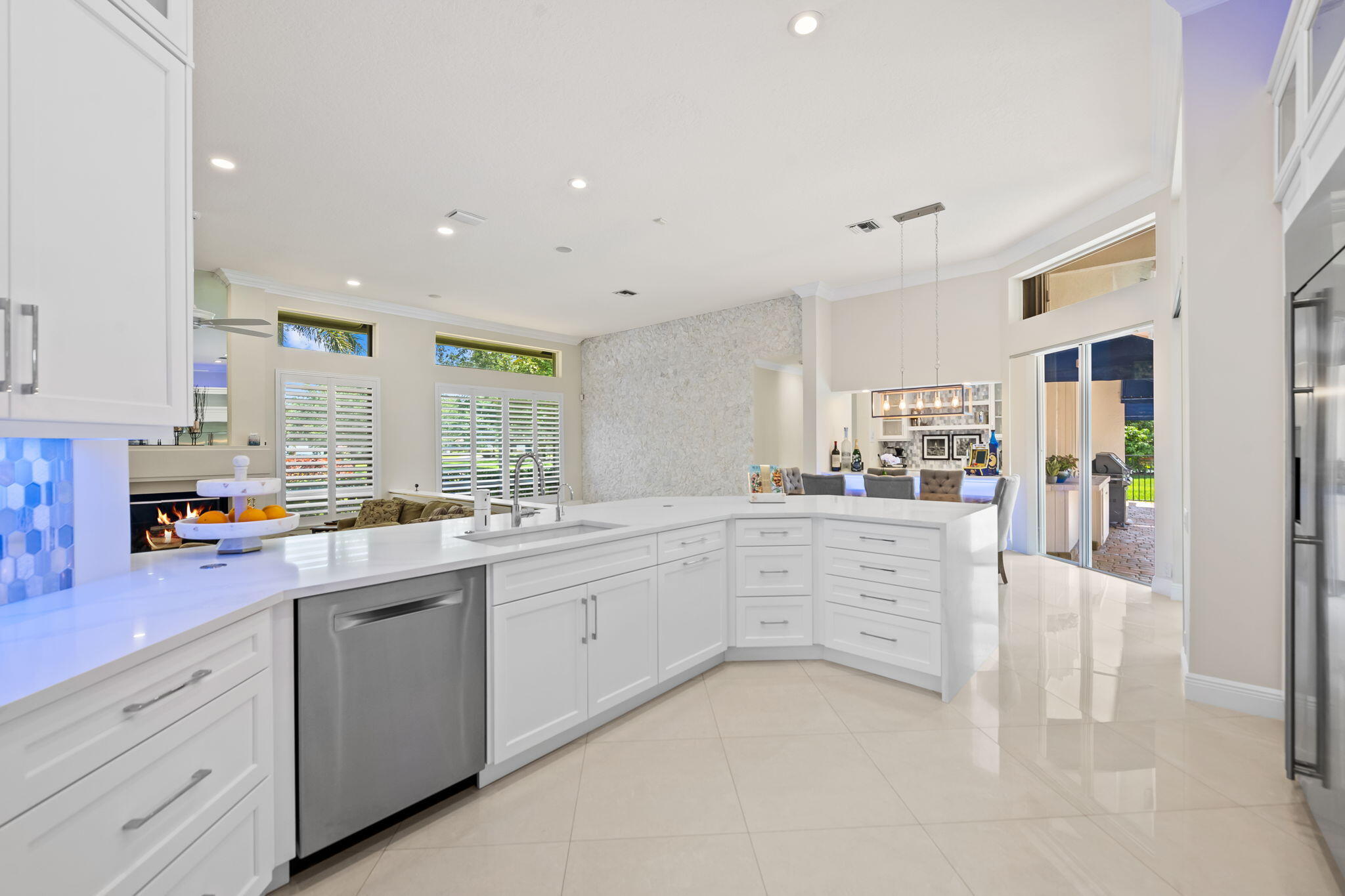 PARKLAND LAKES - Residential