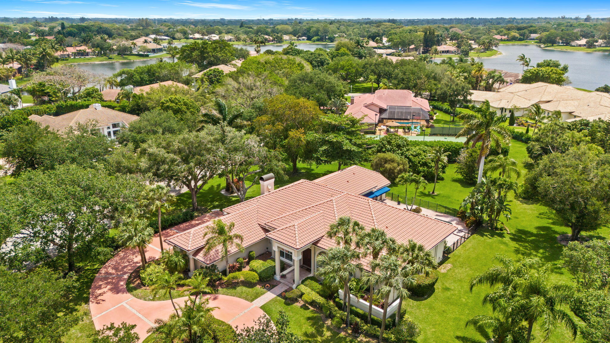 PARKLAND LAKES - Residential