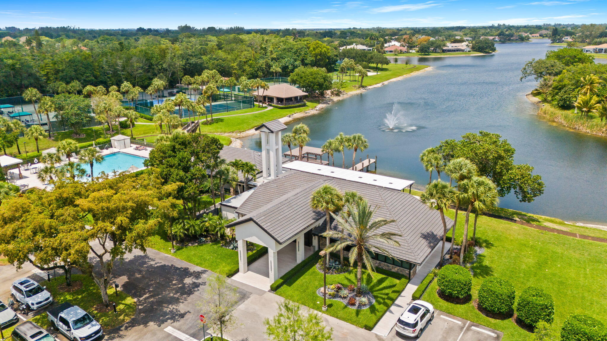 PARKLAND LAKES - Residential