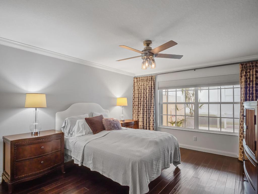 1342 Saint Lawrence Drive