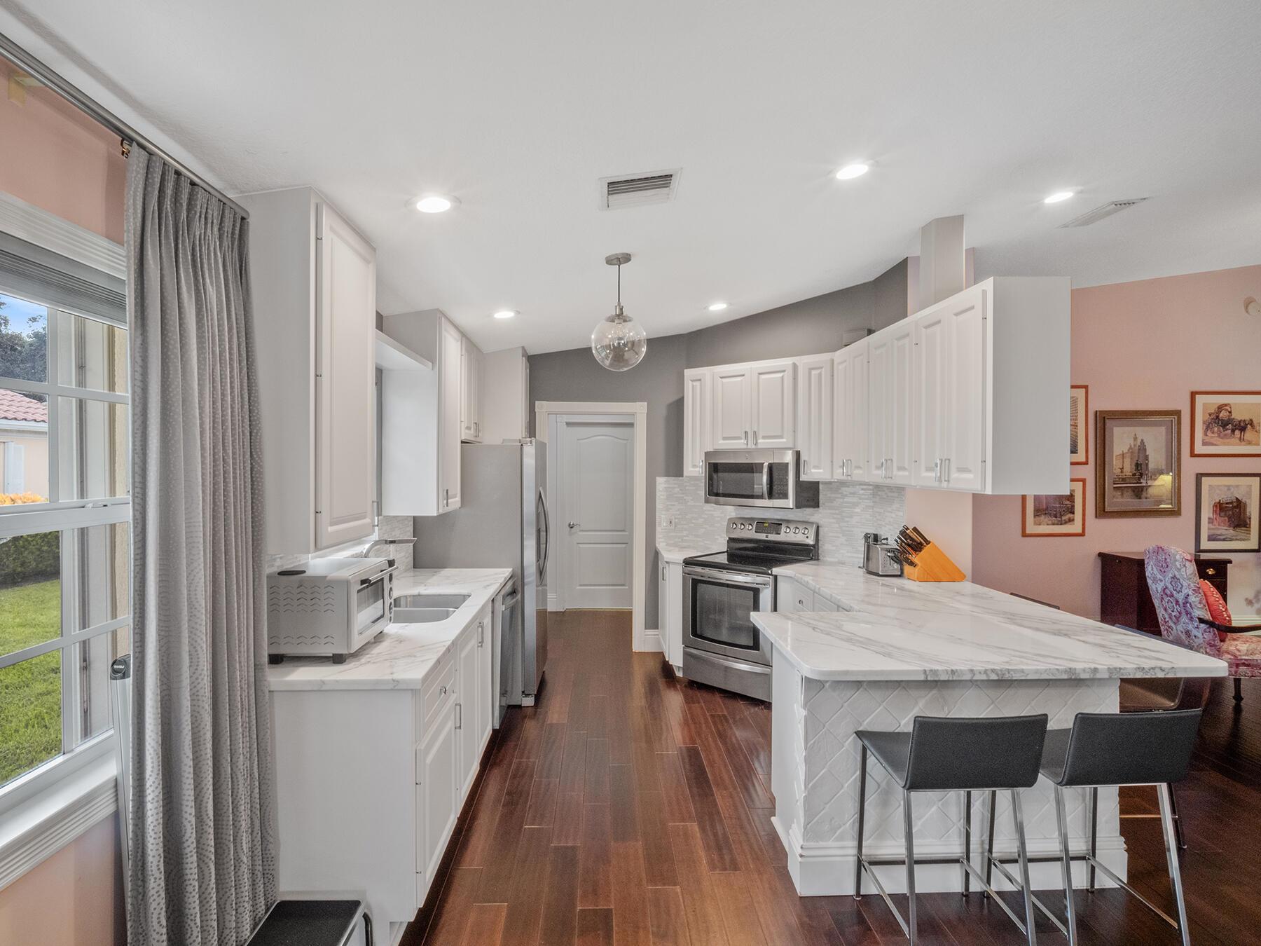 1342 Saint Lawrence Drive