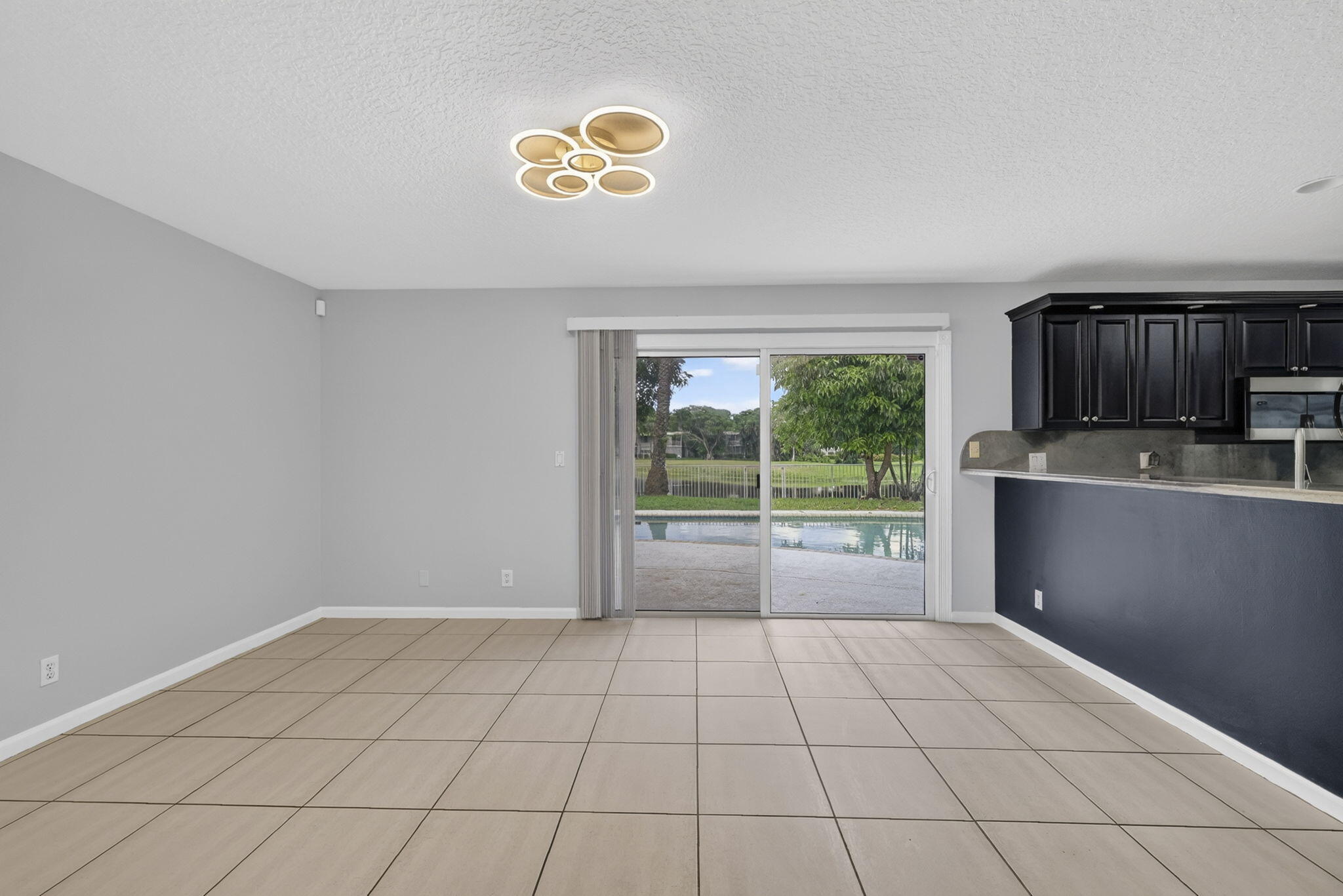 1403 BANYAN Circle