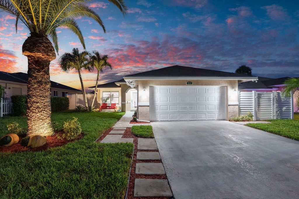 Photo of 533 NE 1st Avenue, Deerfield Beach, FL 33441 (MLS # B26031617)