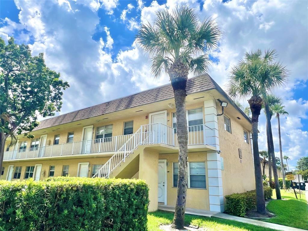 VILLAGE PARK AT OAKLAND C - Residential Lease