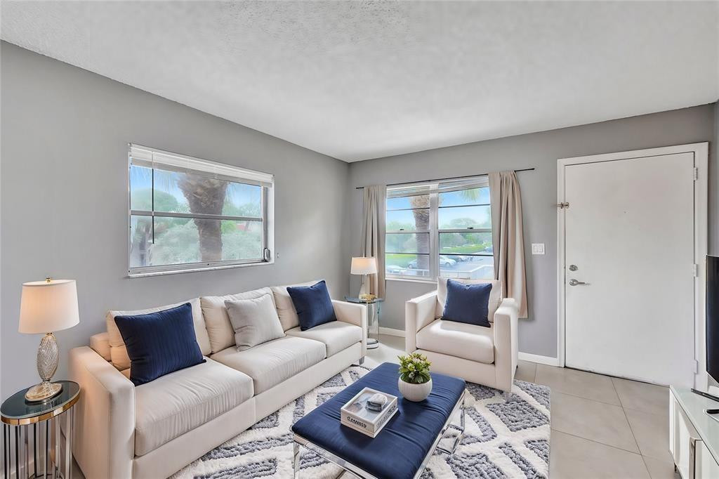 VILLAGE PARK AT OAKLAND C - Residential Lease